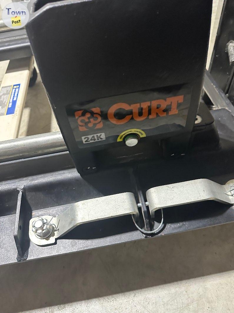 Curt 24K Fifth Wheel Roller Slide - 3 - 1051468-1718486757_1