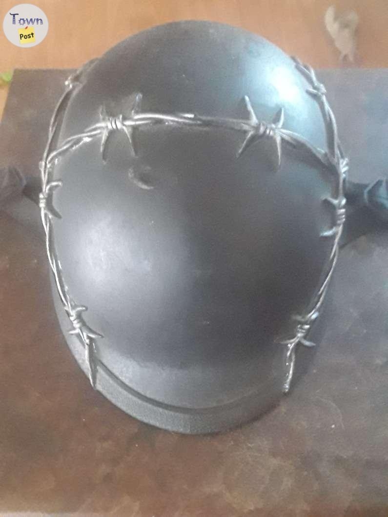 Used motorcycle helmet dot approved - 1 - 1055405-1719089678