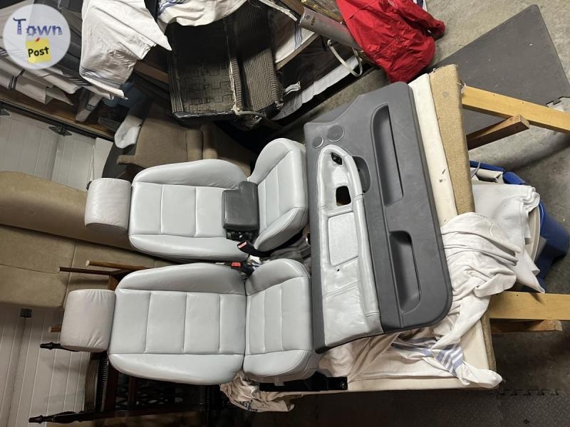 J J Upholstery service - 1 - 1059361-1720127136