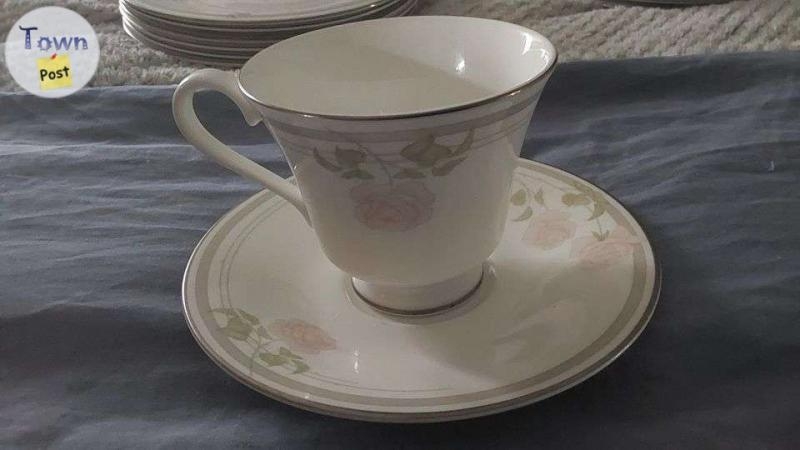 Royal Doulton Twilight Rose, 6 placesettings with teacups and saucers, $15.00 each, Made in England - 2 - 1064954-1721526081_0