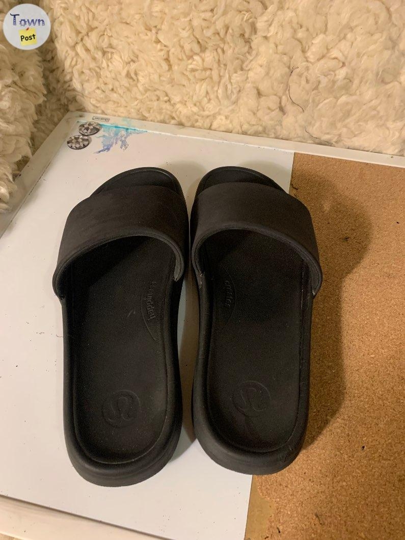 Men’s Black Lululemon Slides size 10 - 4 - 1065981-1721814400_2