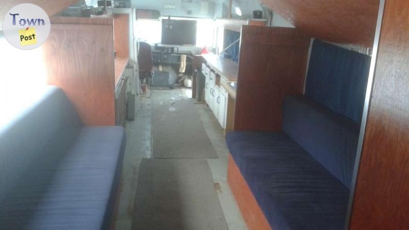 camper bus - 2 - 1079322-1725208352_0