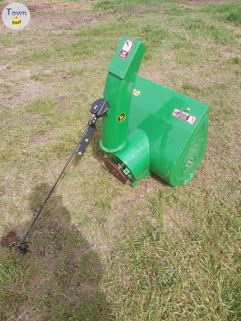 JD snowblower - 2 - 1084236-1726427519_0