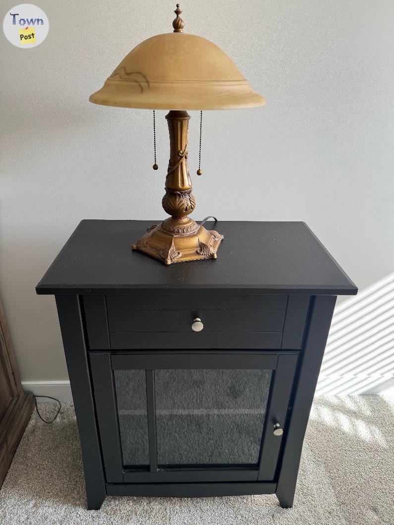 Night table and lamp  - 1 - 1084329-1726443512