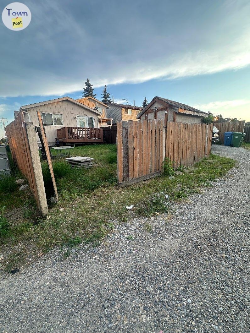 Calgary Airdrie Crossfield’s Leading Fence Experts! - 5 - 1084890-1726596985_3