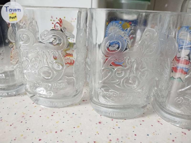 Set of 4 collectible glasses  - 4 - 1085866-1726875296_2