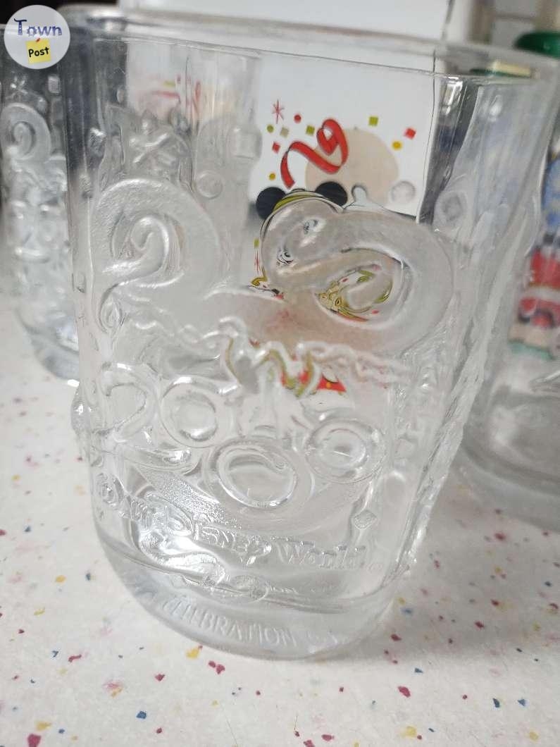 Set of 4 collectible glasses  - 5 - 1085866-1726875296_3