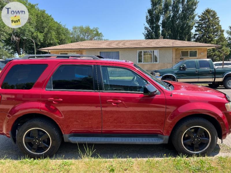 2009 Ford Escape XLT - 1 - 1087455-1727363607