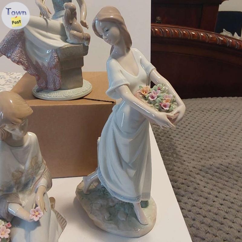 7 Lladro figures, collector's museum, privilege society pieces and more - 3 - 1057186-1730086377_1