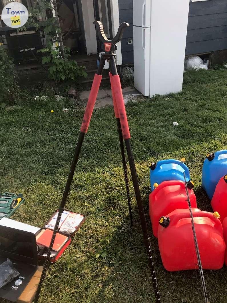 Tripod - 1 - 1091777-1728414552