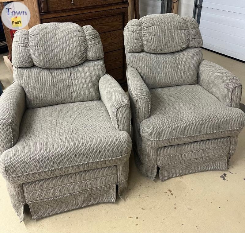 2 RV Recliners EUC - 1 - 1092741-1728678032