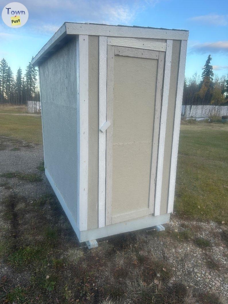 Brand new shed in Busby - 1 - 1096123-1729541408