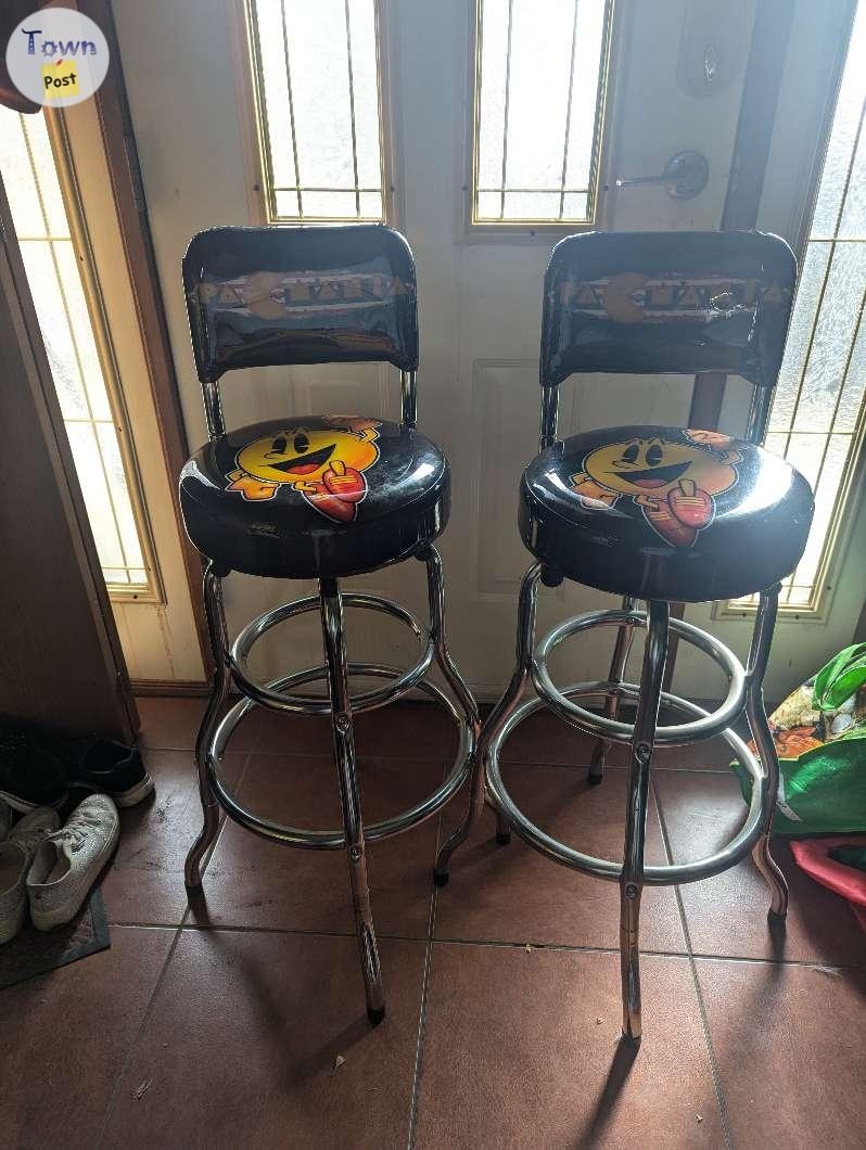 Ms. Pac-man Arcade and 2 Pac-Man stools with back - 7 - 1096139-1729542710_5