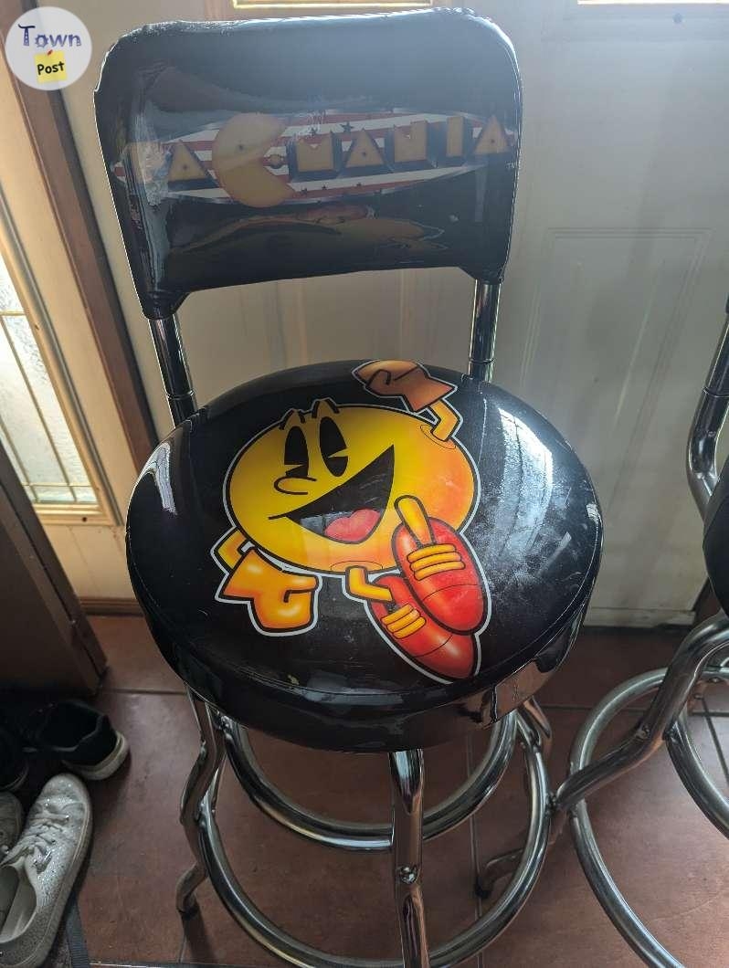 Ms. Pac-man Arcade and 2 Pac-Man stools with back - 8 - 1096139-1729542710_6