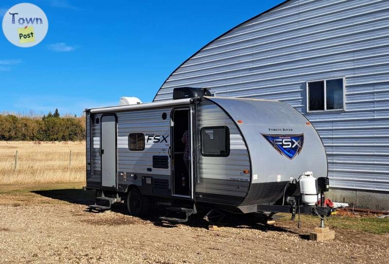 2019 Travel Trailer  - 2 - 1096732-1729711790_0