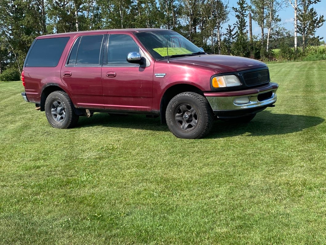 Estate sale 1998 Ford Expedition  - 2 - 1100125-1730569636_0