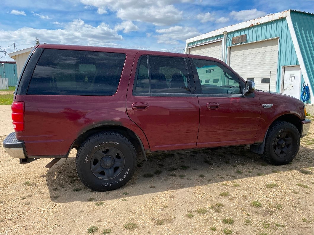 Estate sale 1998 Ford Expedition  - 7 - 1100125-1730569636_5