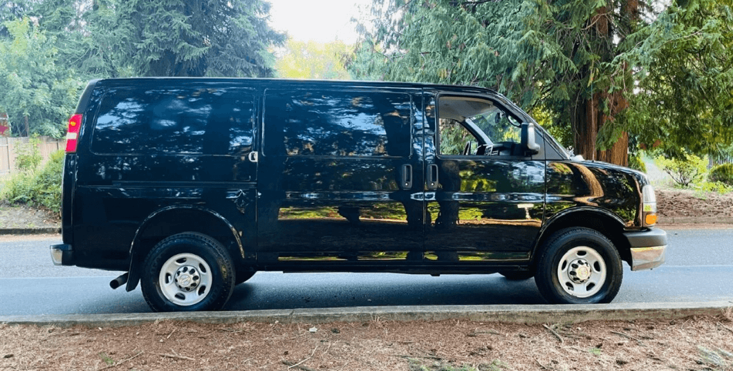 2015 Chevrolet 2500 Express Cargo Van VERY CLEAN NO RUST - 1 - 1100196-1730663511