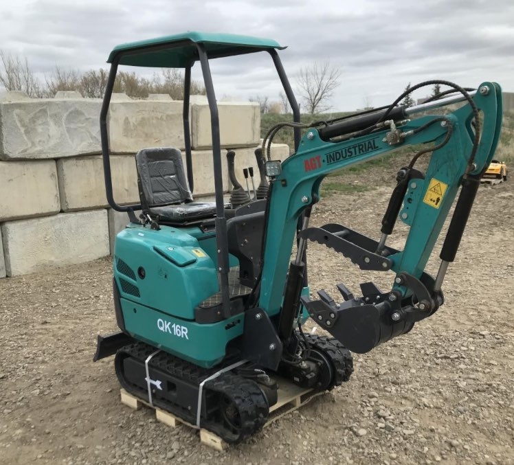 2024 AGT QK16R Mini Excavator - 2 - 1101859-1730957895_0