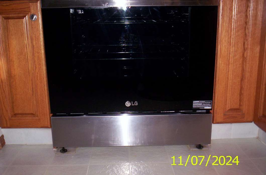 LG 6.3 cu ft. Stainless Steel Smart Electric Slide-in Range with Wi-Fi, Air Fry. - 3 - 1101965-1730998443_1