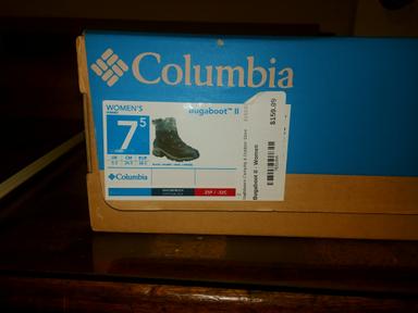 Photo of Women's Columbia Winter Boots Size 7.5 - 2