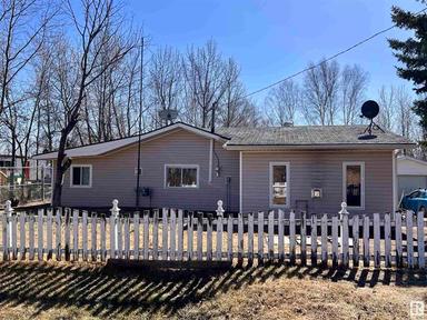 Photo of Cozy Bungalow on Half Acre at Sandy Beach Estates - County of Two Hills - 1