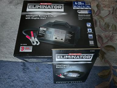 Photo of MOTOMASTER ELIMINATOR 12V 4-25A INTELLIGENT BATTERY CHARGER 011-1519-6 - 2