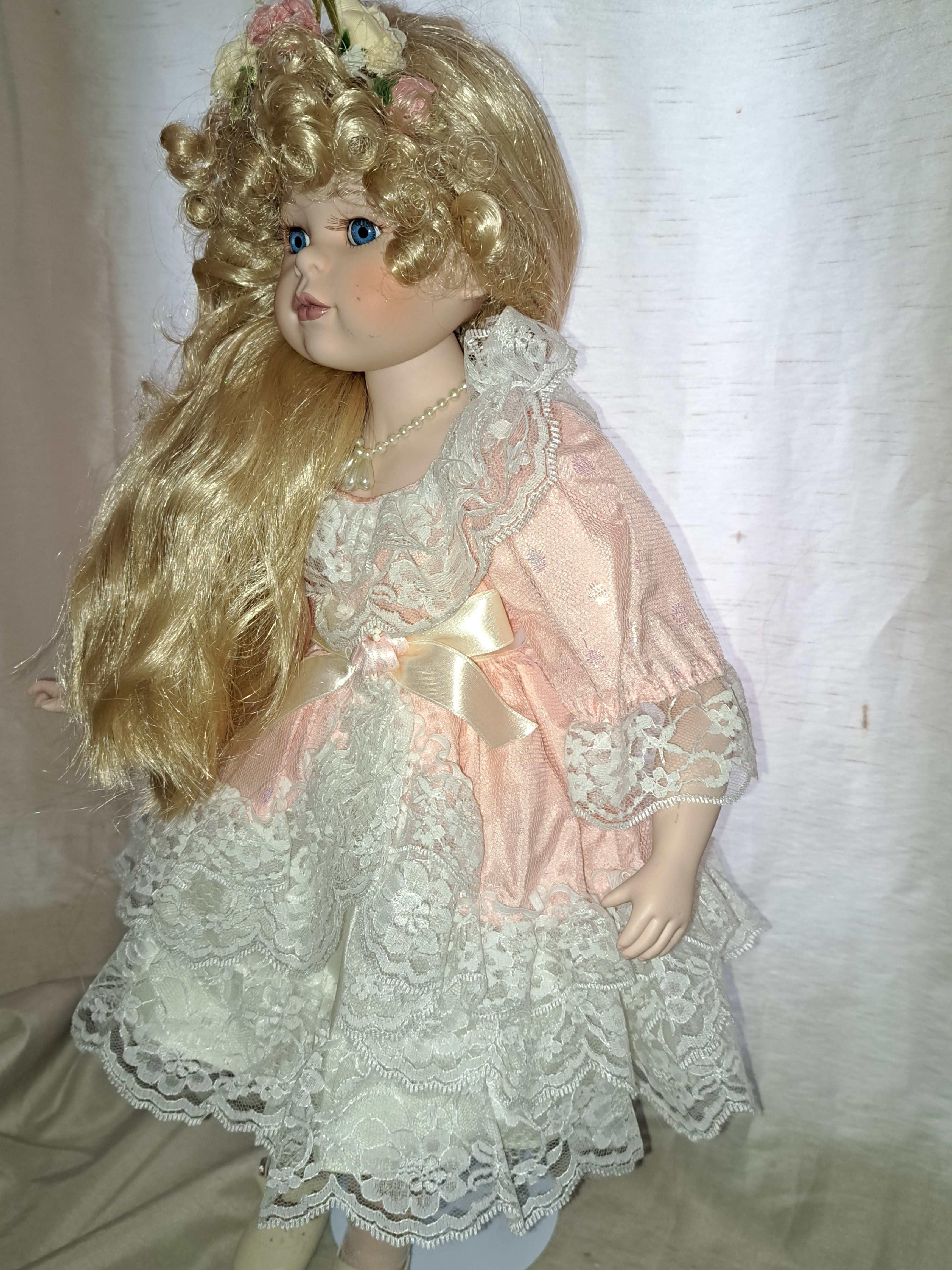 Photo of 16 inch porcelain doll