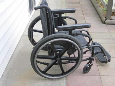 Photo of HIGH END SUNRISE QUICKIE QXI 16" WHEELCHAIR FOR SALE - 1