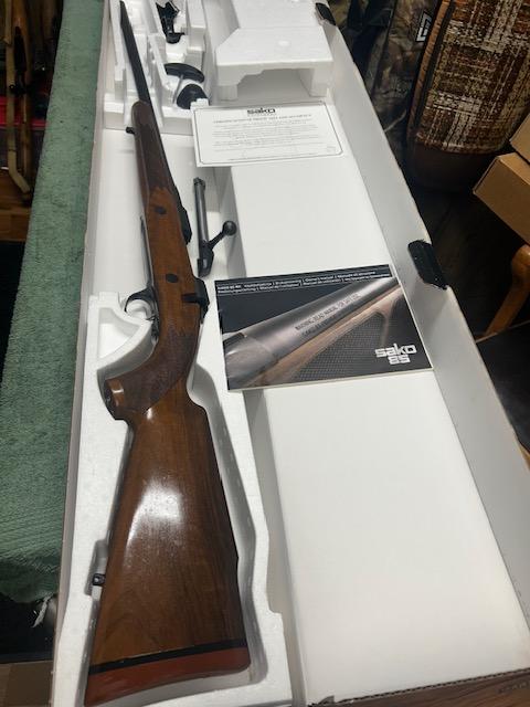 Photo of *rare* Sako 85M, LH in 220 Swift, excellent, I will ship 