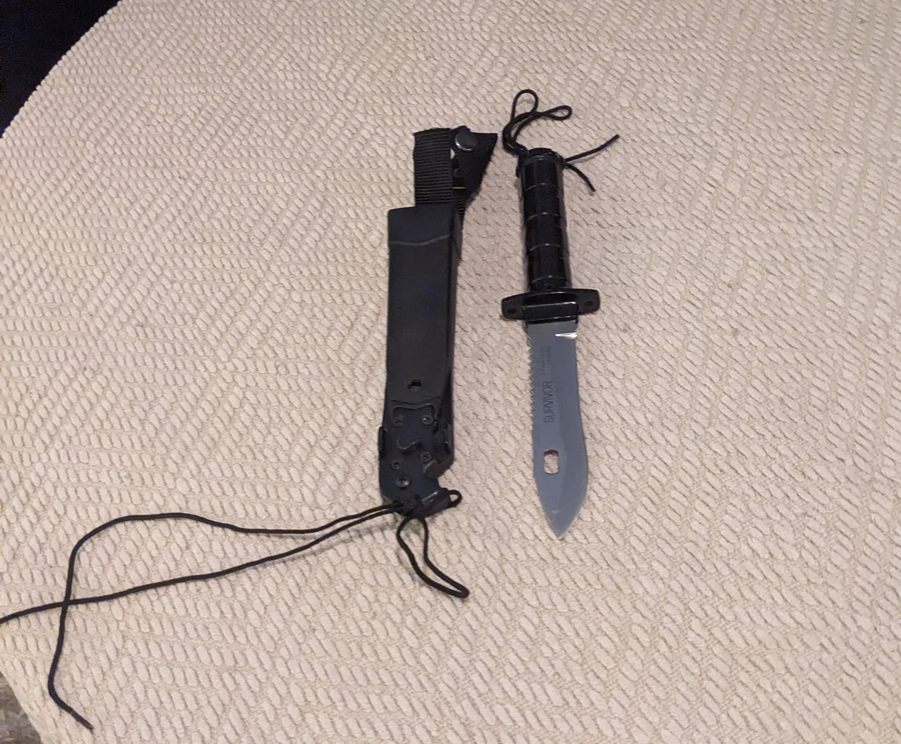 Photo of survival knife