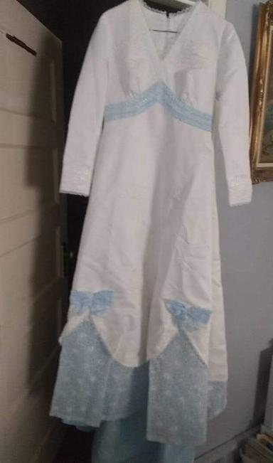 Photo of Vintage blue and white wedding dress - 1