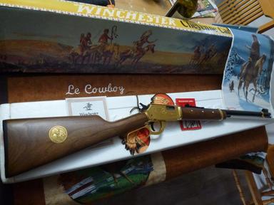 Photo of ***FREE SHIPPING ***NEW IN BOX**UNFIRED**WINCHESTER COMMEMORATIVE 9422 CHEYENNE - 1