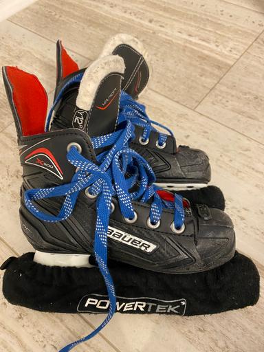 Photo of Bauer Hockey skates size 12 youth  - 2