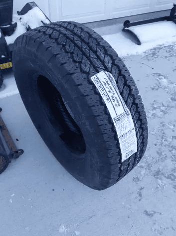 Photo of NEW LT265/70R17 tire - 1