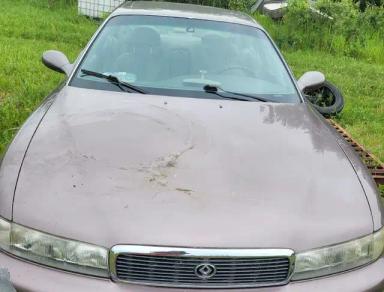 Photo of 1992 Mazda 929 sedan. No key with it. (easy to get a new one) - 2