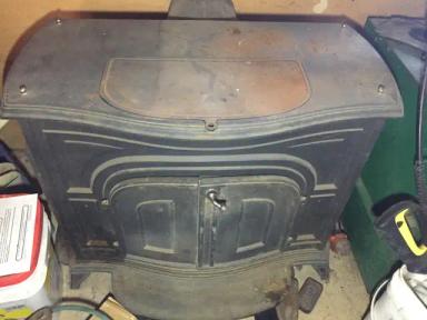 Photo of vintage 1975 defiant wood stove by Vermont castings - 1