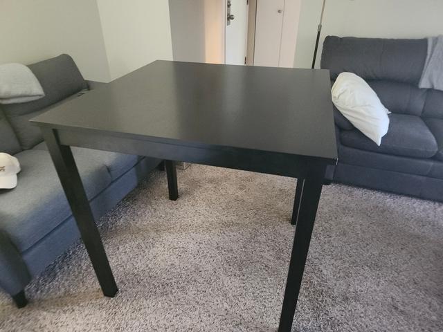 Photo of Pub style table with 4 chairs