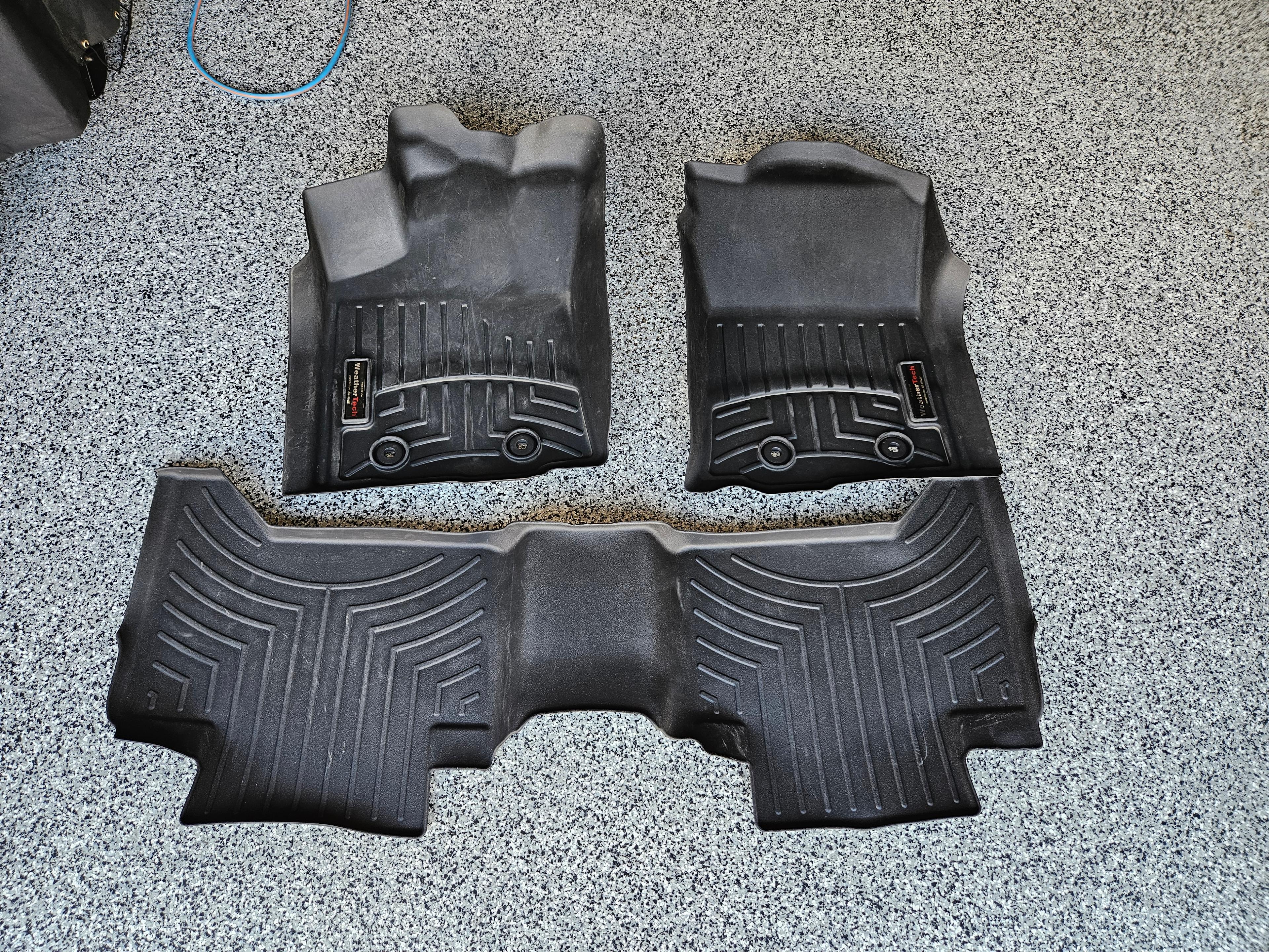 Photo of TACOMA FLOOR MATS/BED MAT