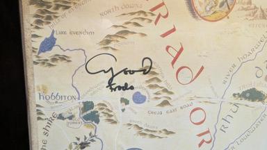 Photo of Elijah Wood "Frodo" signed LOTR/Hobbit Map - 2