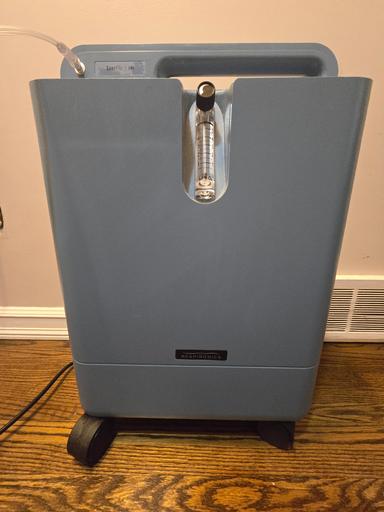 Photo of EverFlo Oxygen Concentrator - 1