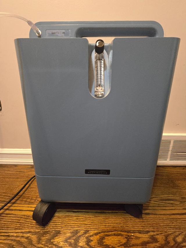 Photo of EverFlo Oxygen Concentrator