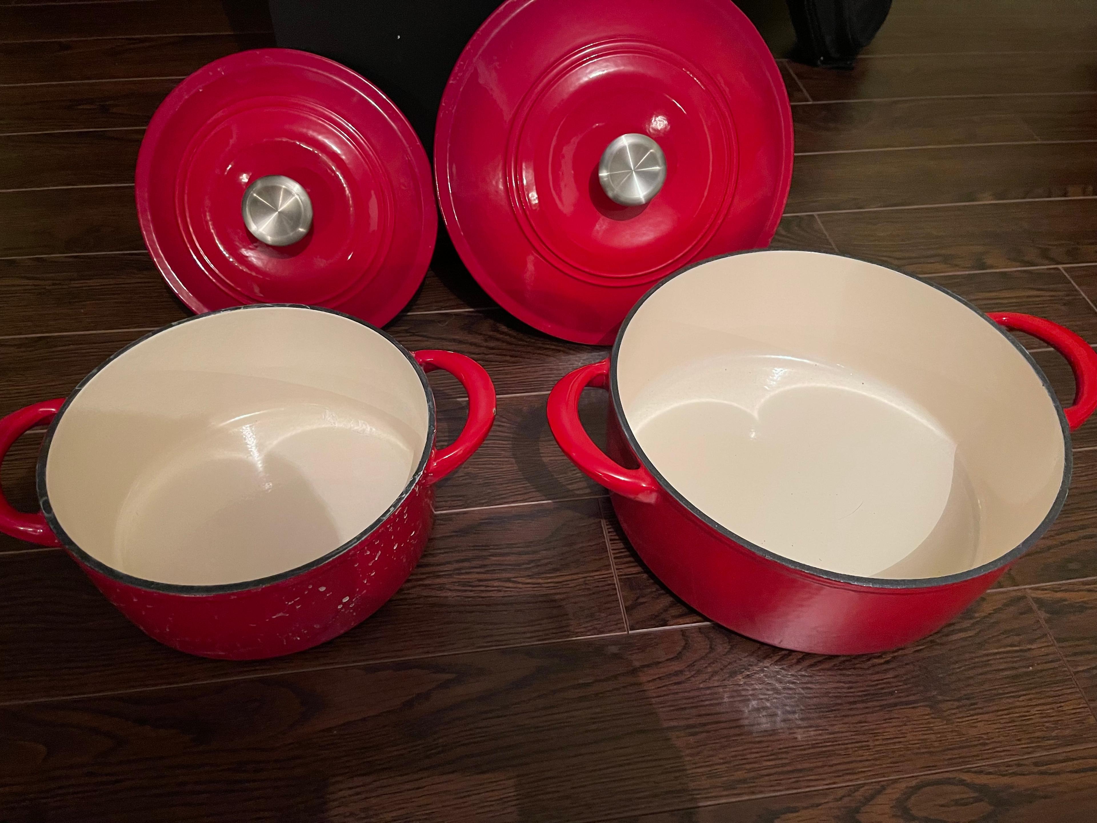 Photo of Kitchenware Dutch ovens 