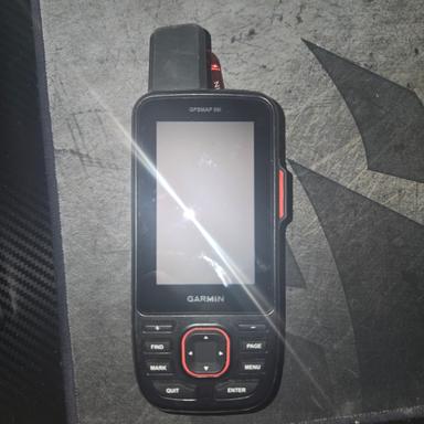 Photo of Garmin 66i - 1