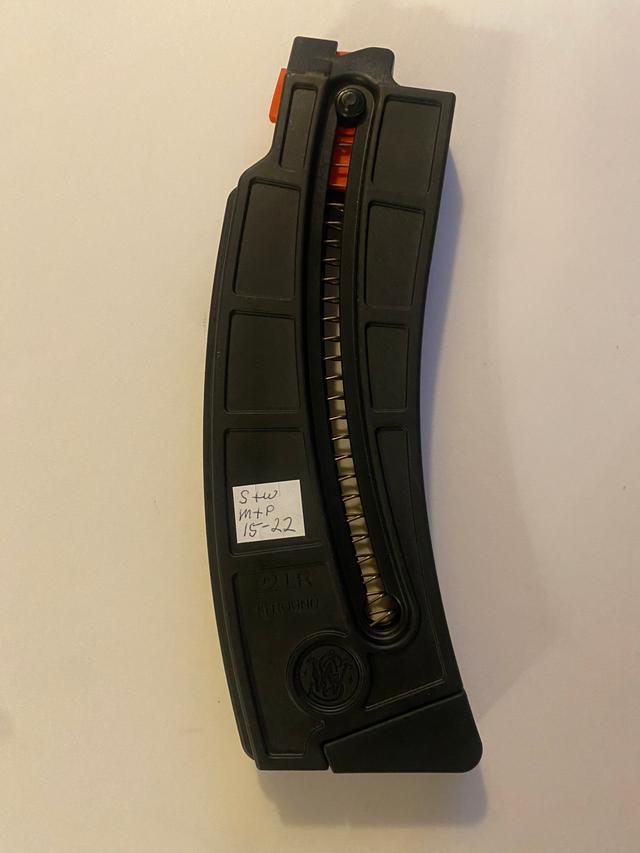 Photo of Smith & Wesson M&P 15-22 magazine 