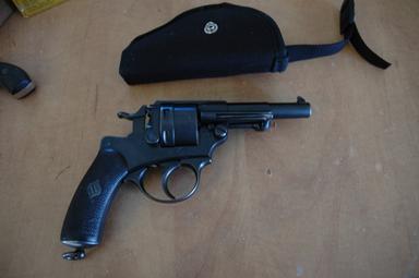 Photo of antuiqe french 455 revolver - 2