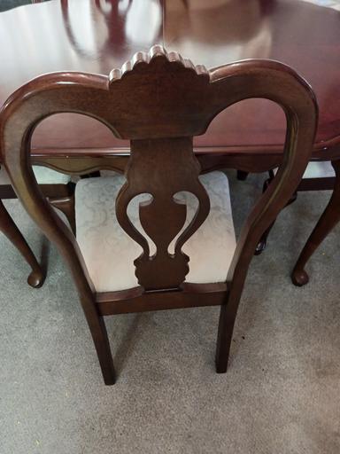 Photo of Queen Anne Table & Chairs - 2