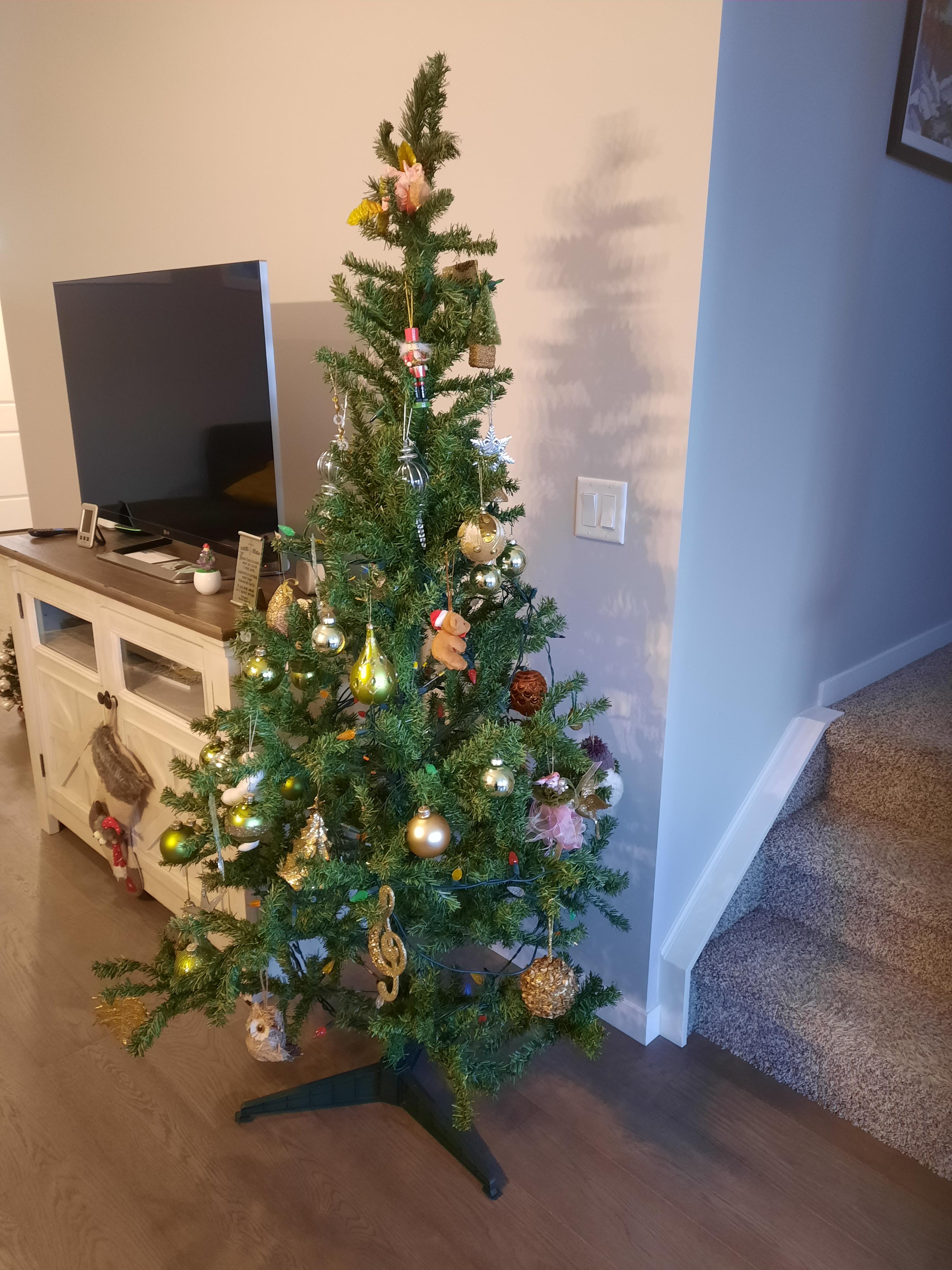 Photo of Christmas tree with 6 foot height on sale