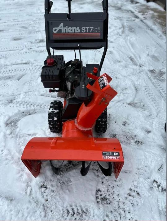 Photo of Troy bilt chainsaw & snowblower gas 