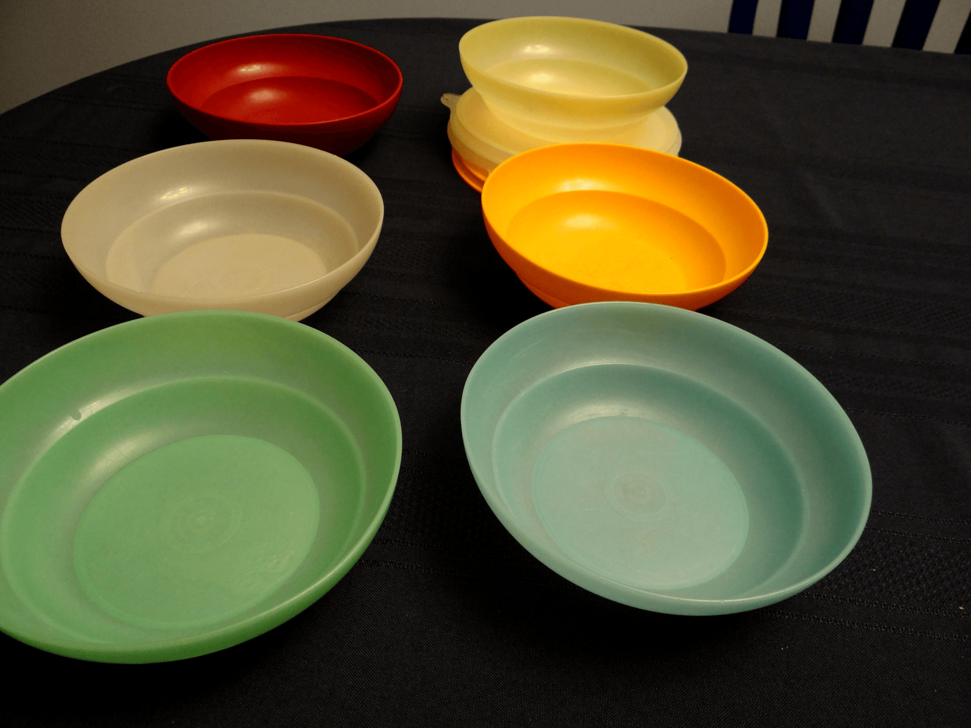 Photo of Tupperware bowls